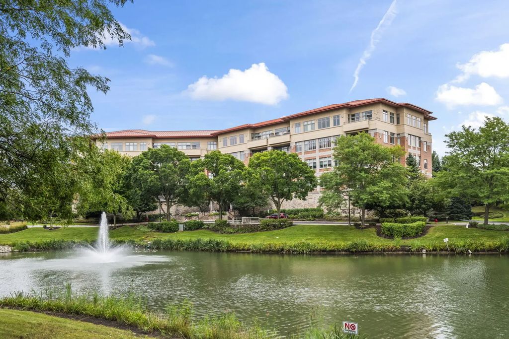 45 Prairie Park Drive 208, Wheeling, 60090