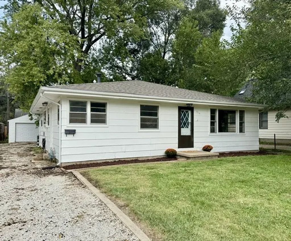 914 W Maple Street, Champaign
