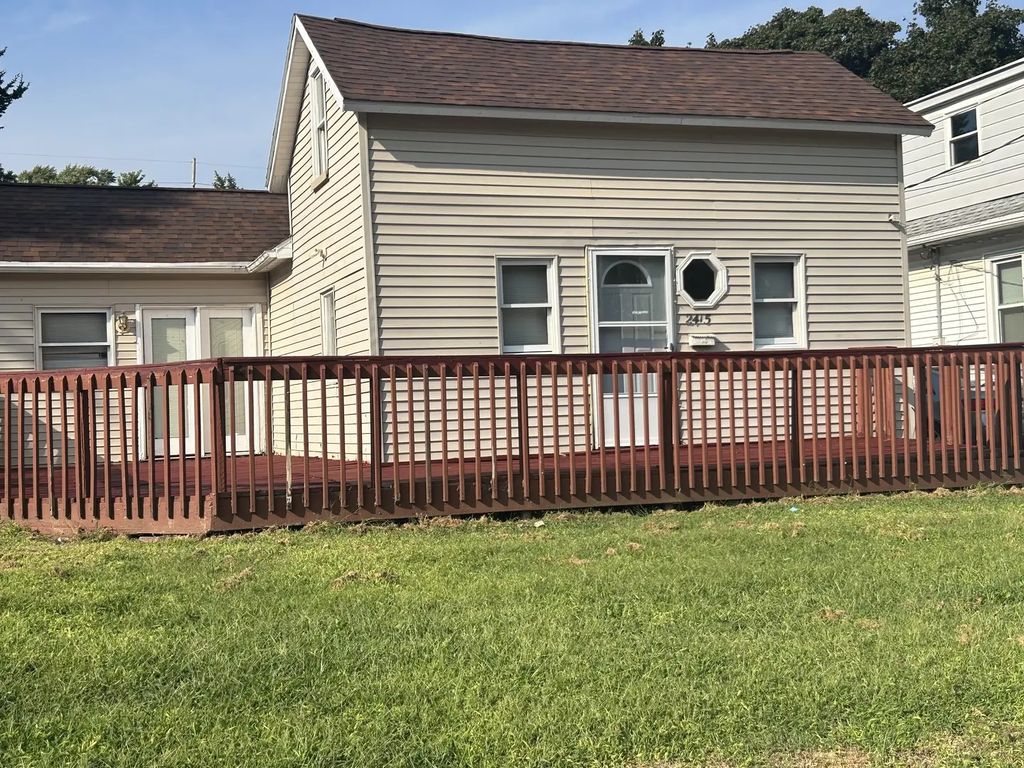 2415 Main Street, Peru