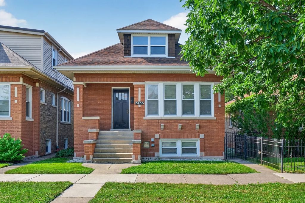 5755 W Eddy Street, Chicago, 60634