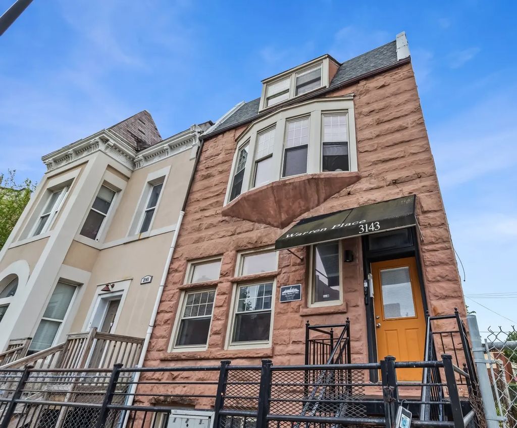 3143 W Warren Boulevard, Chicago