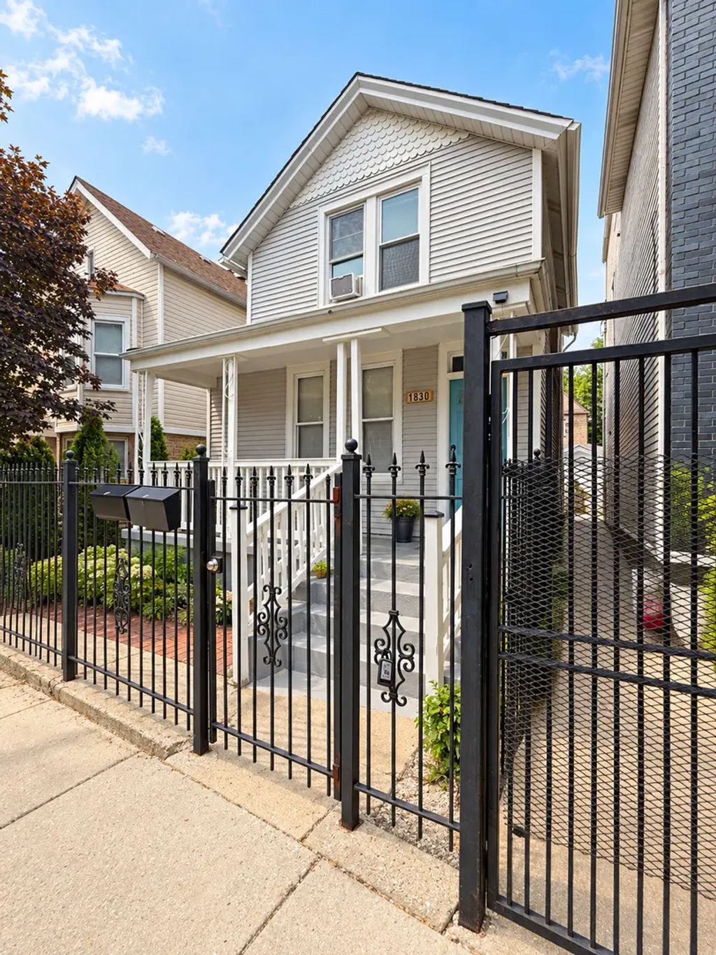 1830 N Mozart Street 2, Chicago, 60647