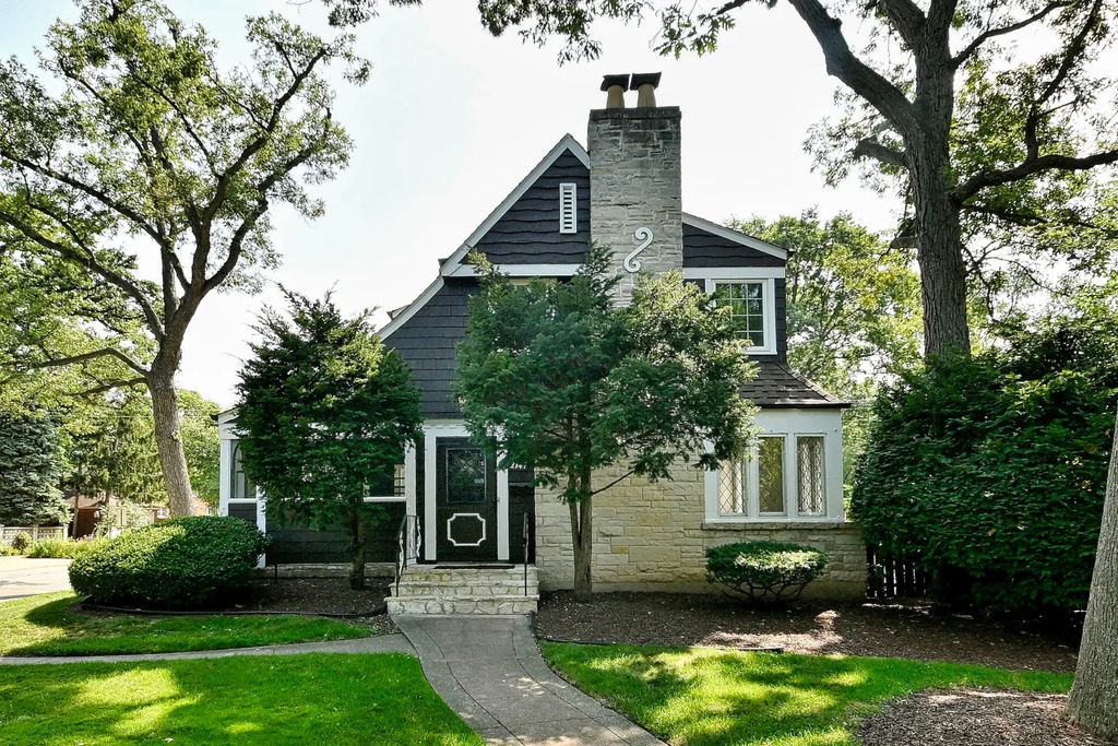 2147 N 78th Avenue, Elmwood Park