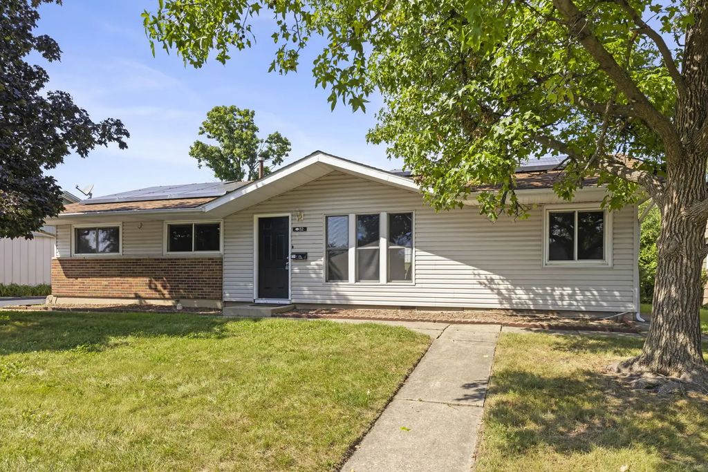 52 Beacon Avenue, Romeoville