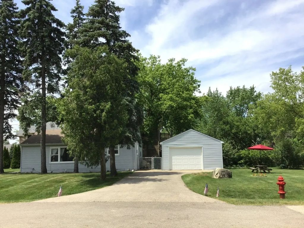 416 Grand Avenue, Lake Zurich