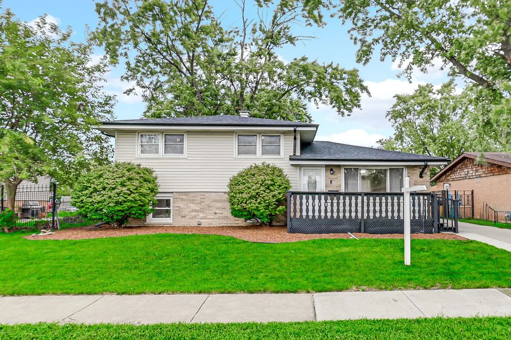 4340 Mann Street, Oak Forest