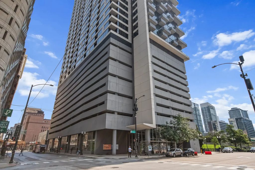 235 W Van Buren Street 2002, Chicago, 60607