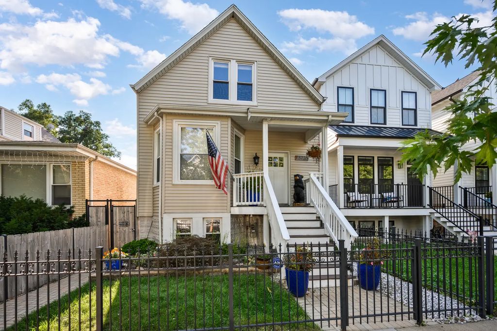 3726 N Albany Avenue, Chicago, 60618