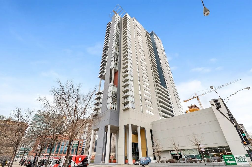 737 W Washington Boulevard 1904, Chicago, 60661