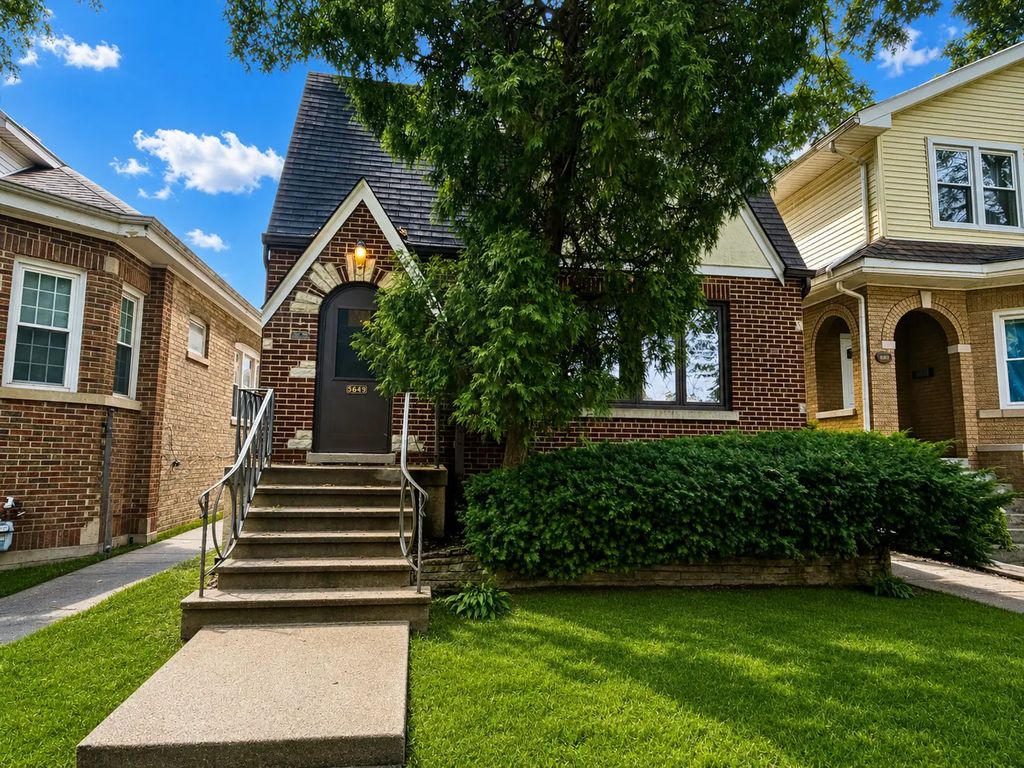 5649 N Moody Avenue, Chicago