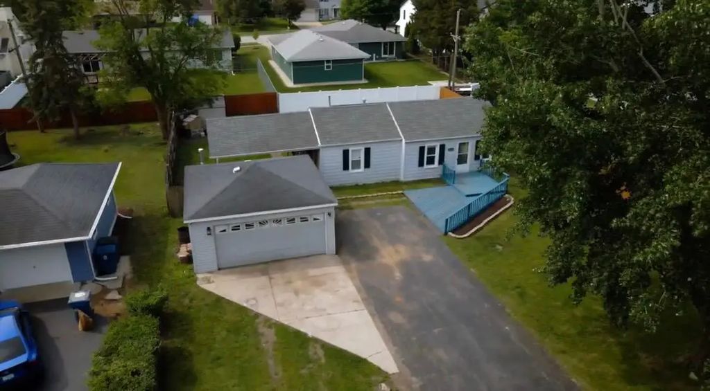 2303 Sweetbriar Avenue, Crest Hill
