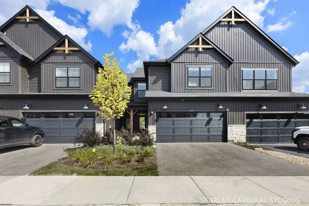 8493 Liberty Lane, Woodridge, 60517