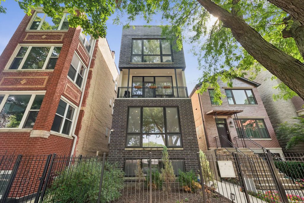 2423 W Rice Street 1, Chicago