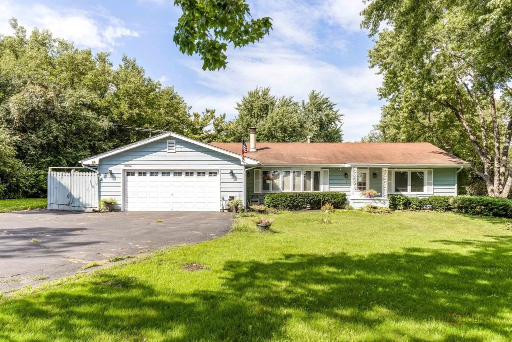 2006 Old Peterson Road, Libertyville