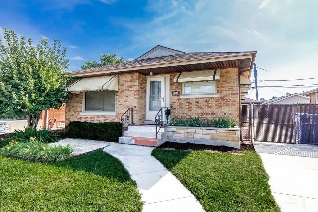 11355 S Hamlin Avenue, Chicago