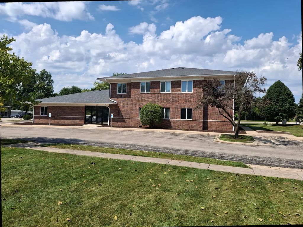 100 Wycliffe Drive, West Chicago