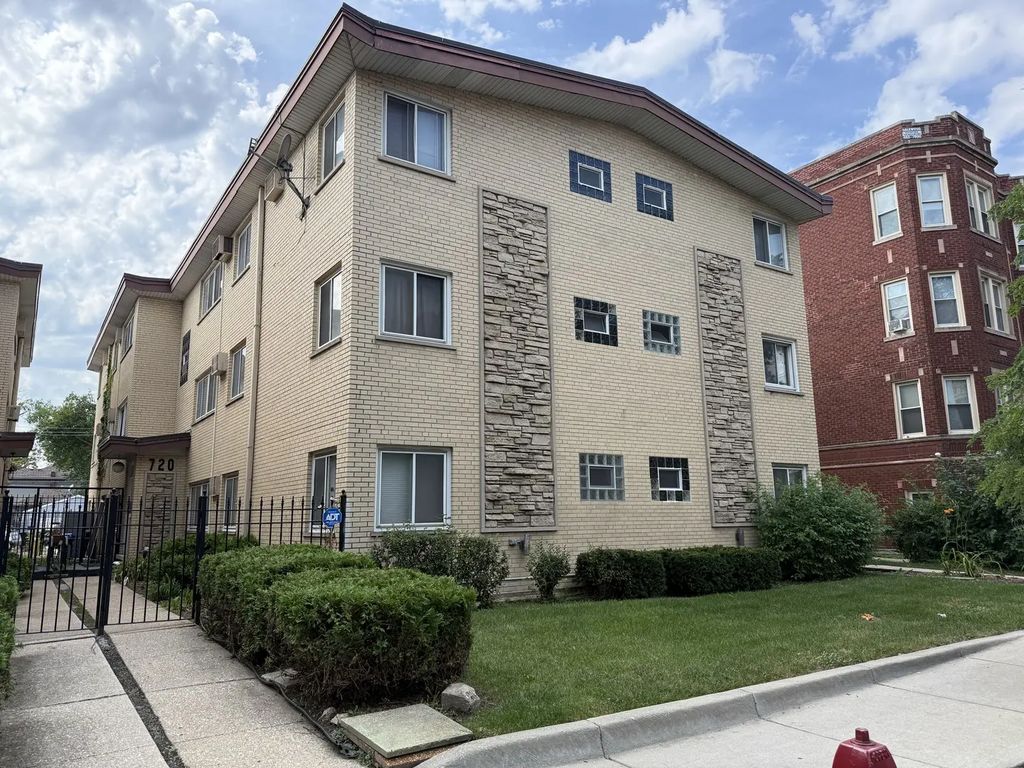 720 N Austin Boulevard Gnw, Oak Park