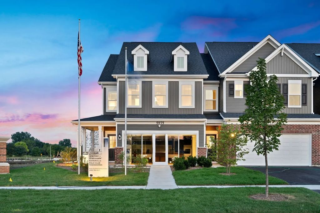 2306 Horseshoe Circle 08903, Naperville