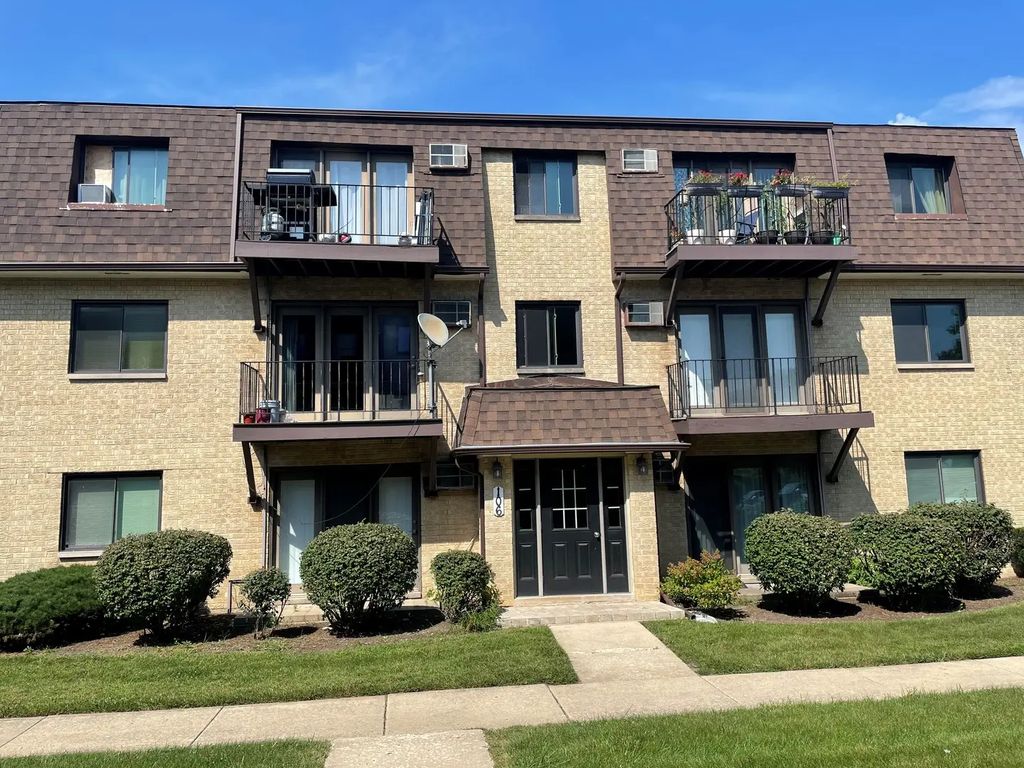 106 Olesen Drive 101, Naperville