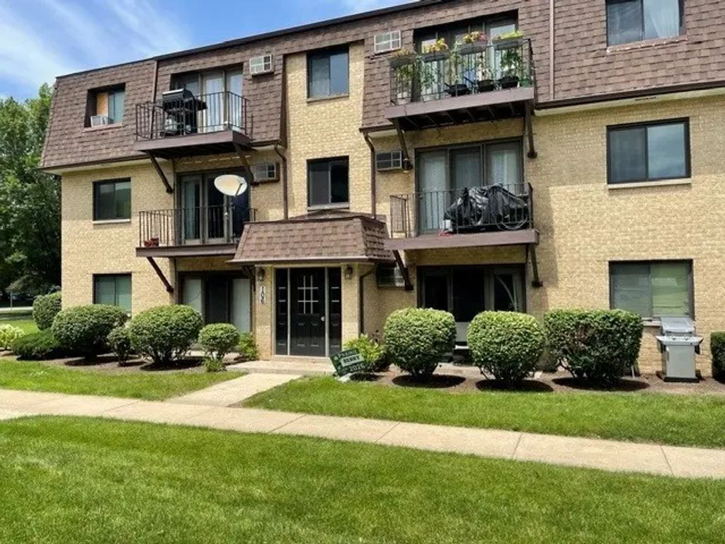 106 Olesen Drive 201, Naperville