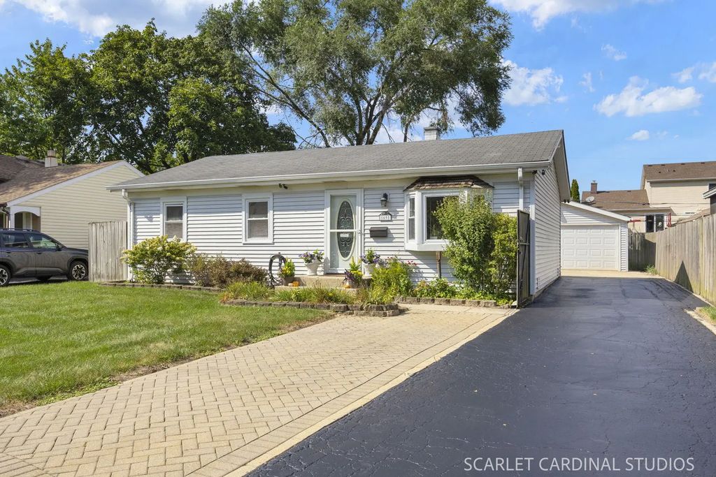 1691 Charles Drive, Glendale Heights