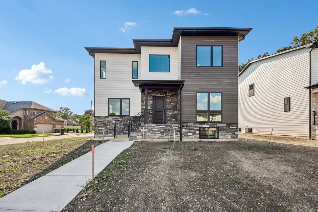 128 Pine Lane, Wood Dale