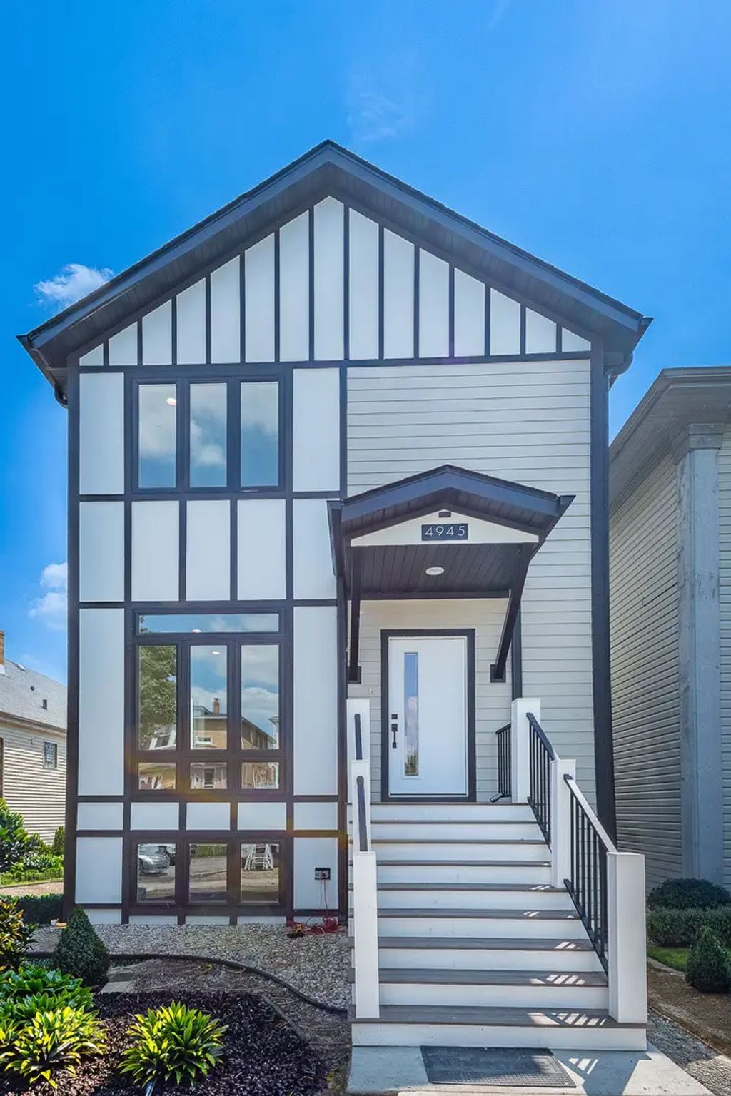 4945 W Berenice Avenue, Chicago, 60641