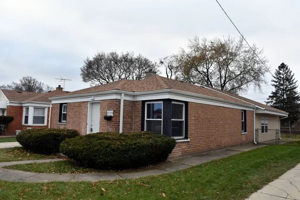 2710 Reuter Street, Franklin Park