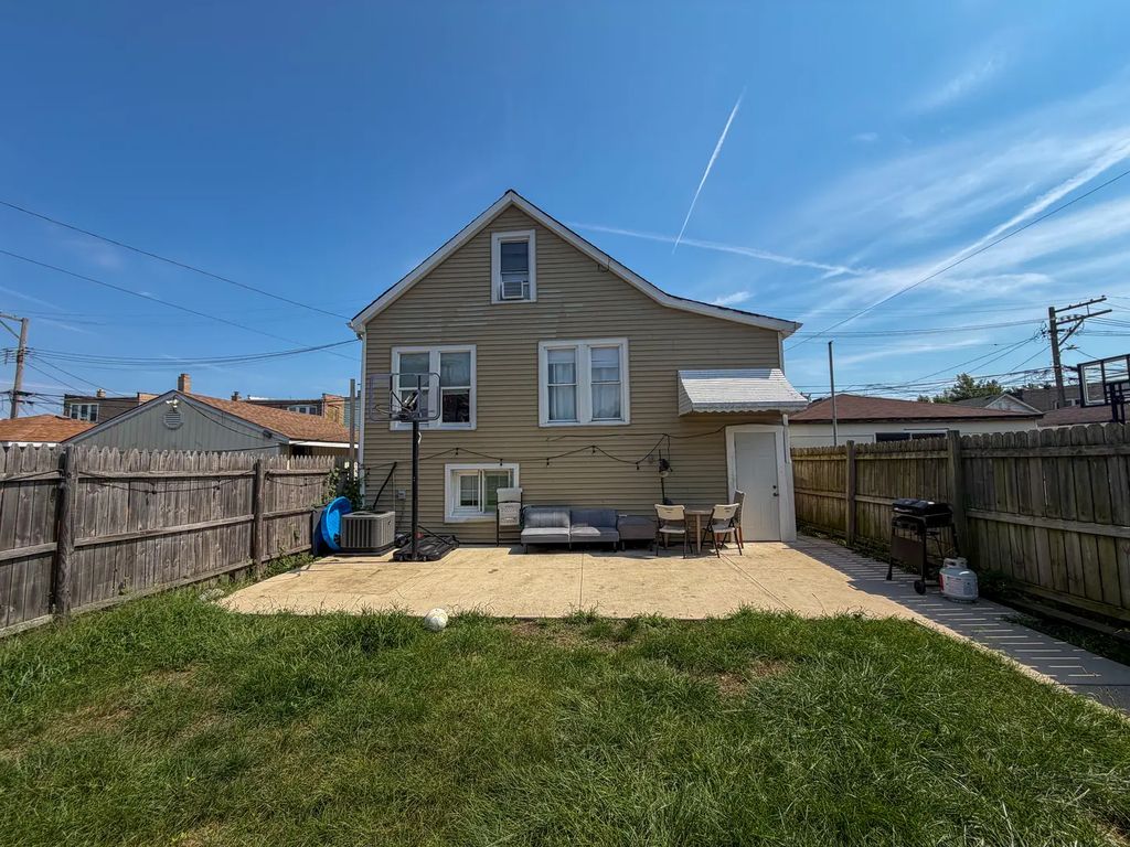 2329 N Mcvicker Avenue, Chicago