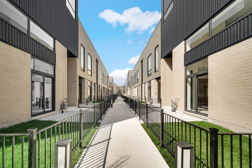 6216 S Woodlawn Avenue B, Chicago, 60637