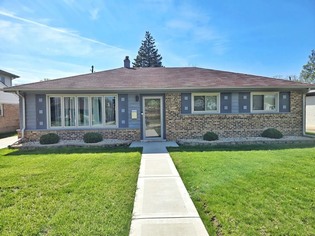 980 W Grant Drive, Des Plaines