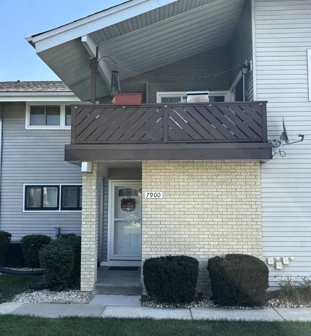 7900 164th Court 264, Tinley Park, 60477