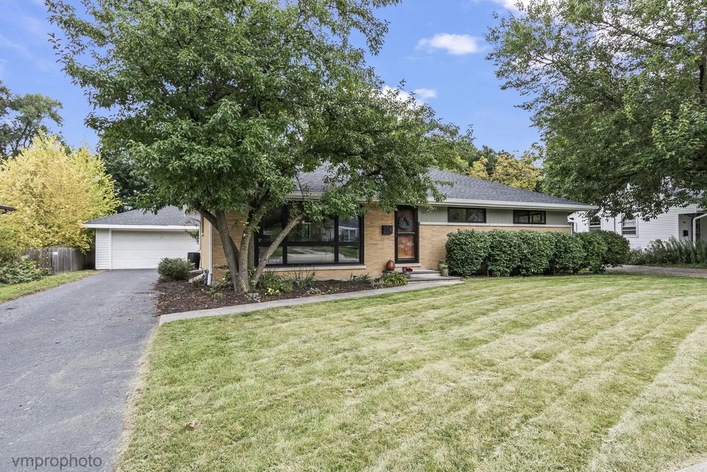 335 S Slusser Street, Grayslake