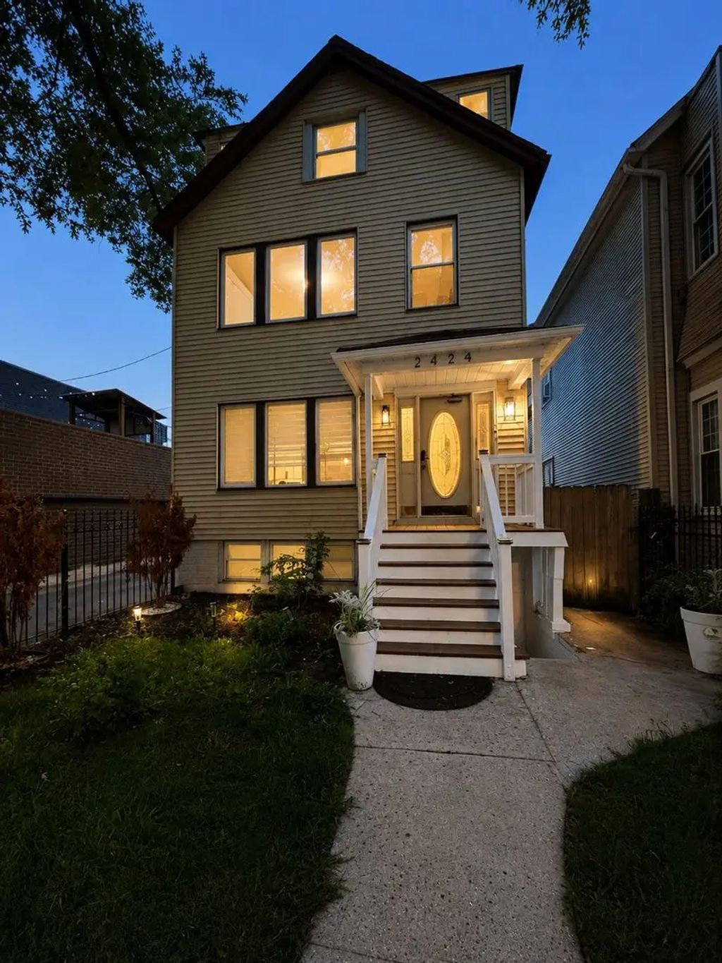 2424 W Charleston Street 2, Chicago