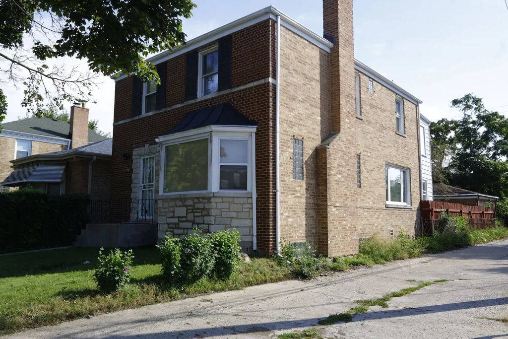 6017 N Bernard Street, Chicago, 60659