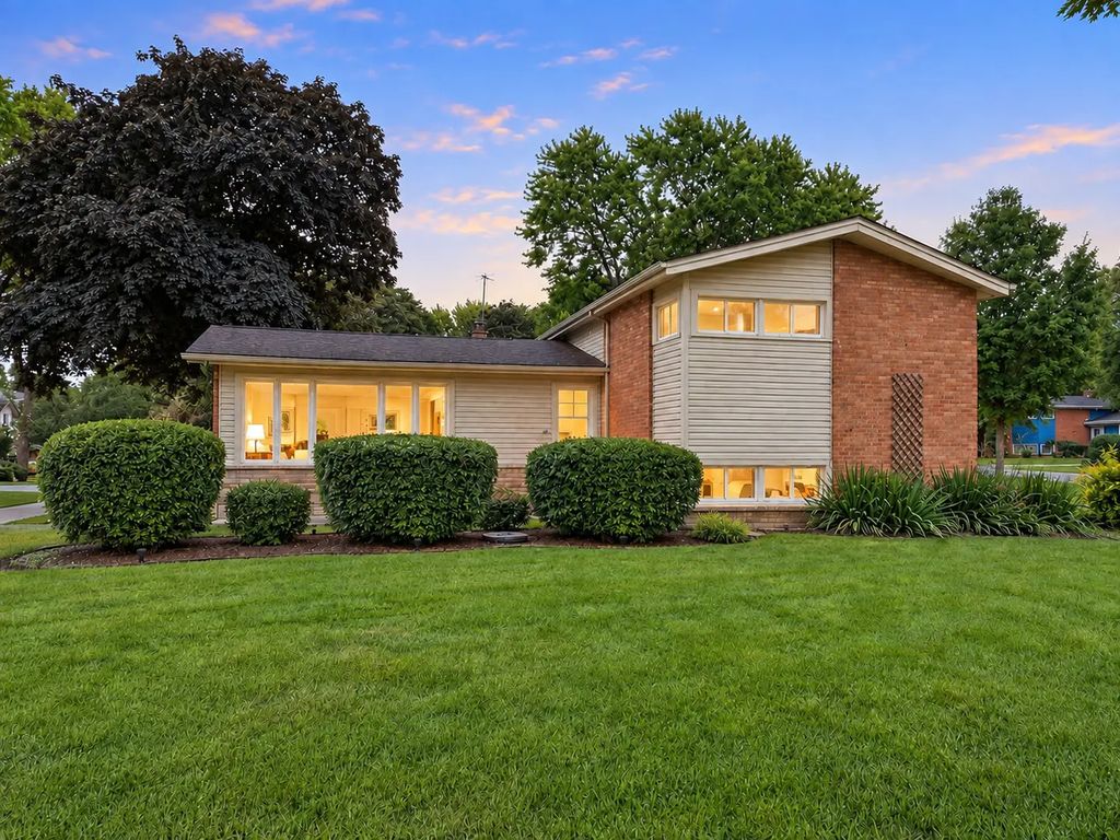 274 W Pleasant Hill Boulevard, Palatine