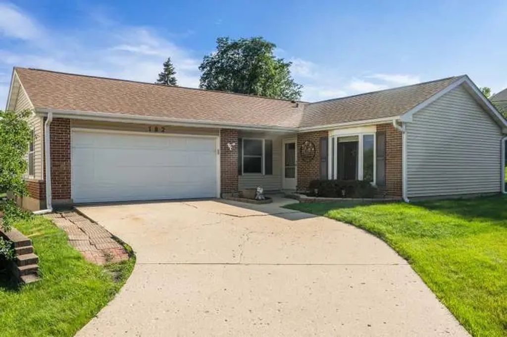 182 Hastings Mill Road, Streamwood
