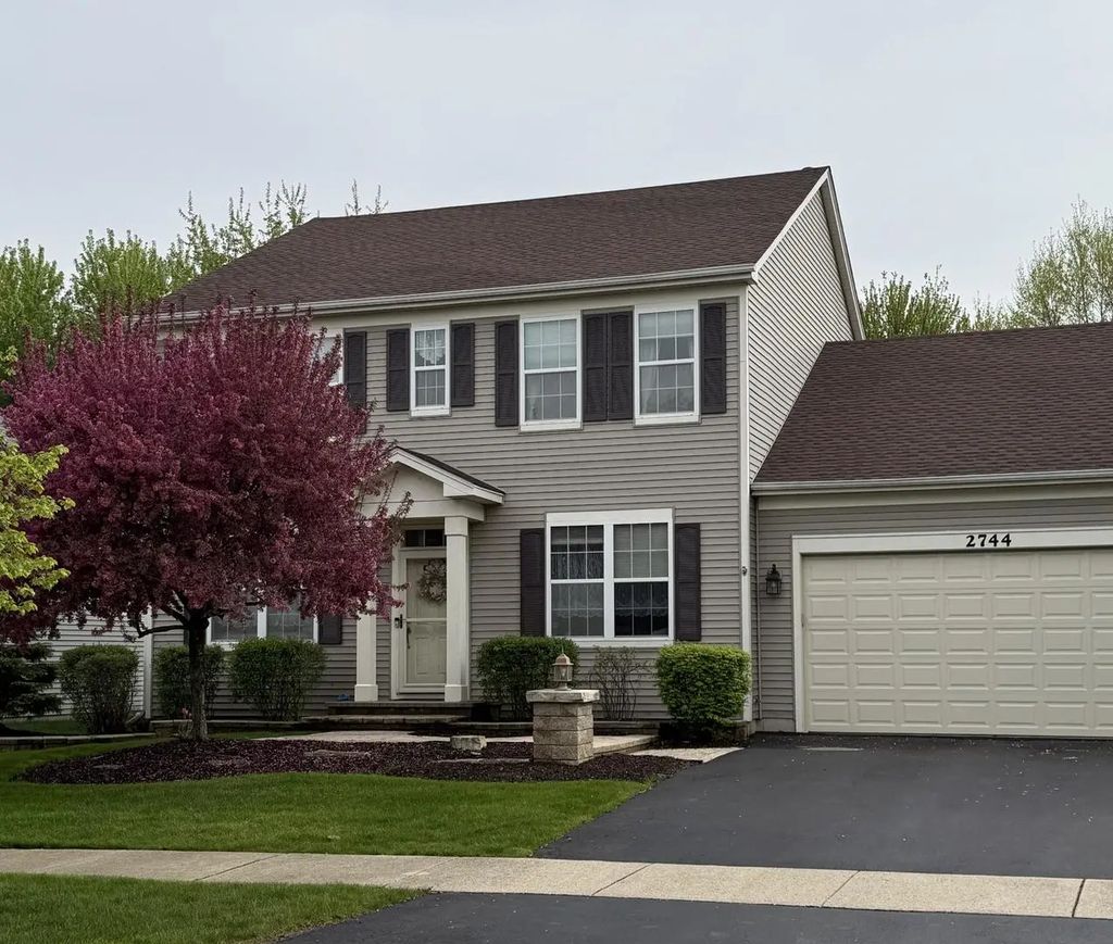 2744 N Moraine Valley Road, Wauconda