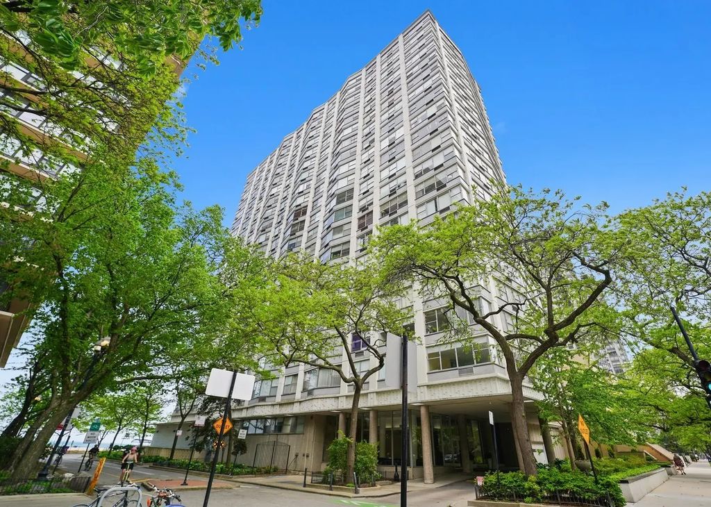 5757 N Sheridan Road 18c, Chicago