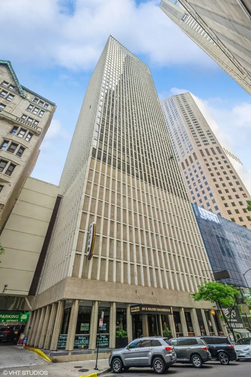 100 E Walton Street 20b, Chicago