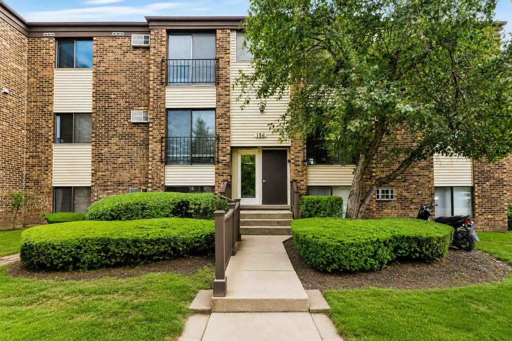 156 Dunteman Drive 301, Glendale Heights