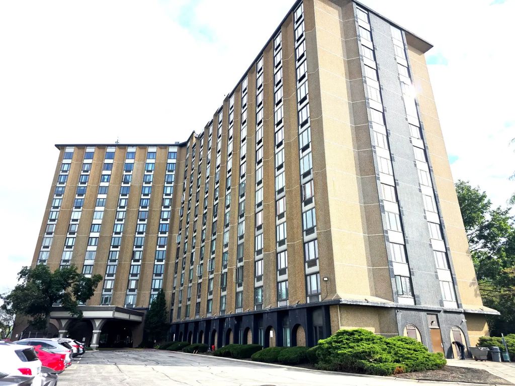1 Renaissance Place 709, Palatine