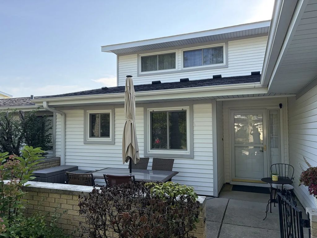 1125 Taunton Court, Schaumburg