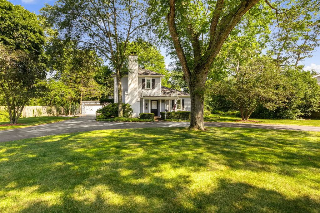 839 Huber Lane, Glenview