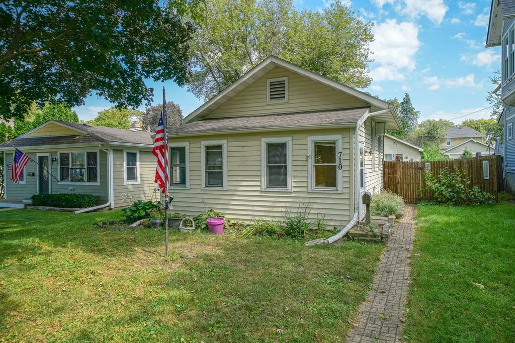 710 Glidden Avenue, DeKalb