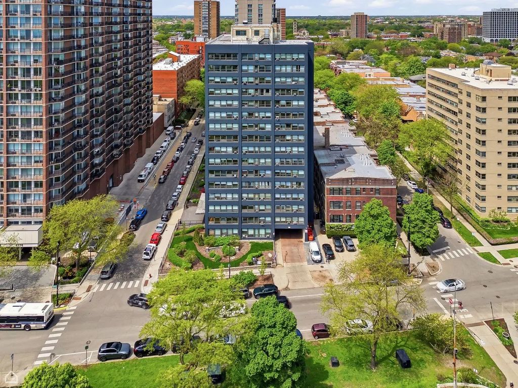 4180 N Marine Drive 1105, Chicago
