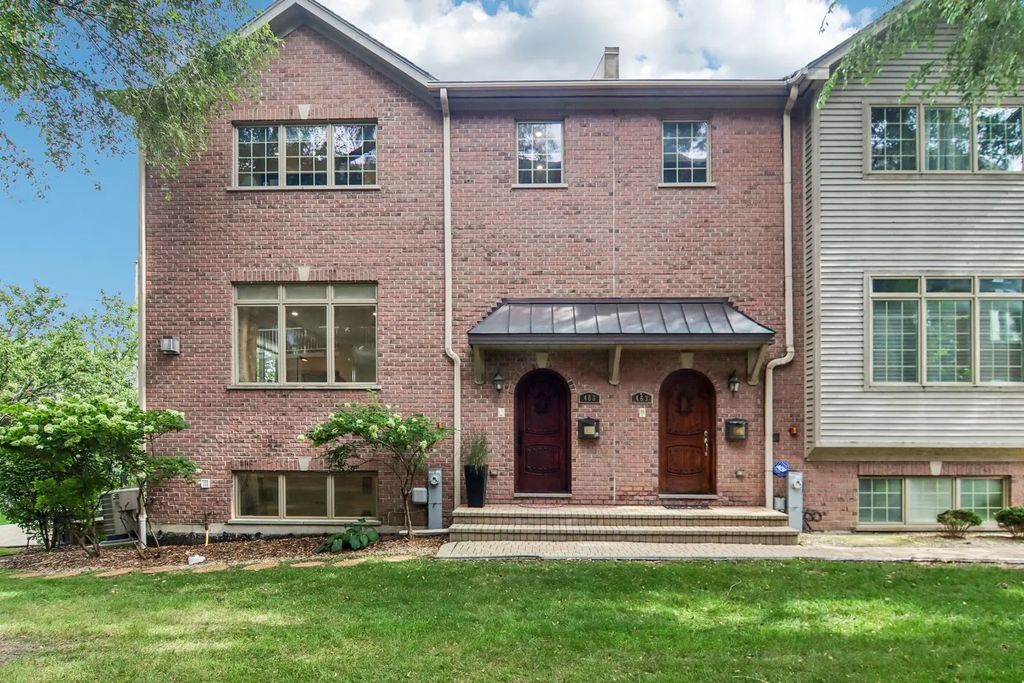 463 Summit Avenue D, Park Ridge