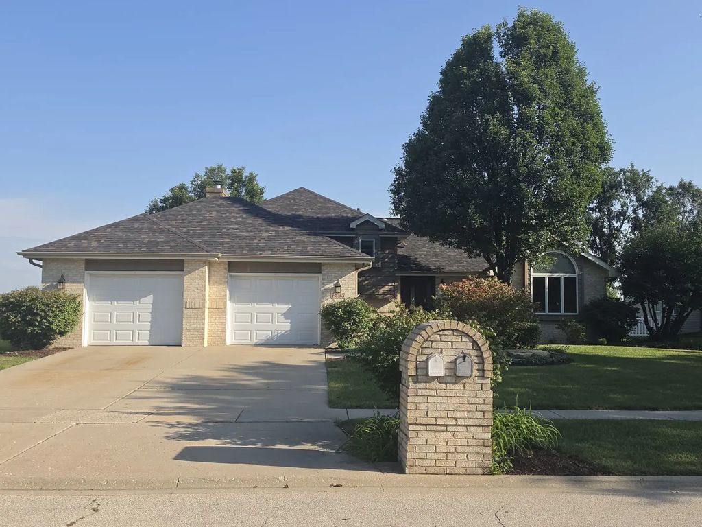 1223 Wales Court, Shorewood