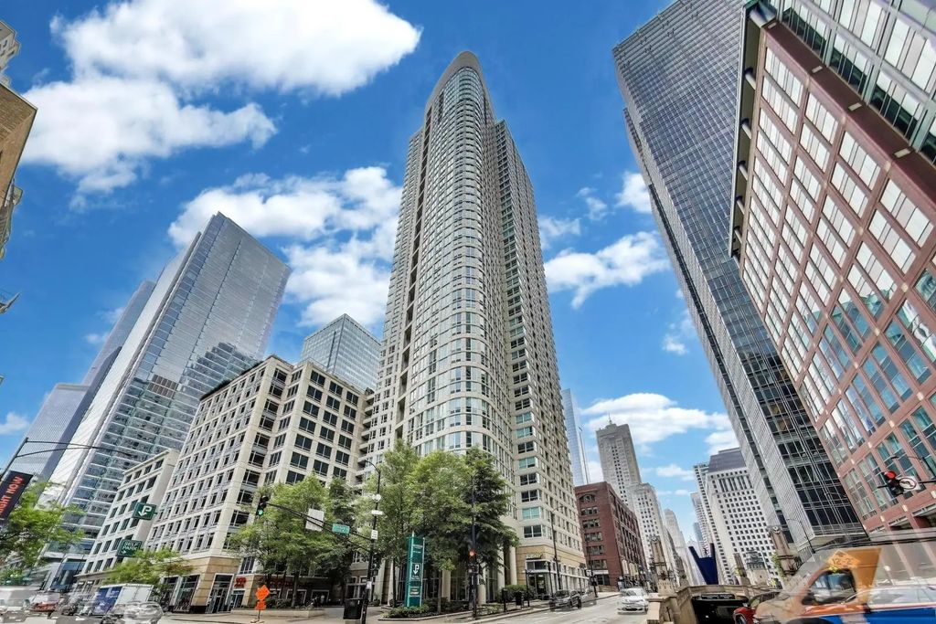 345 N La Salle Drive 3306, Chicago, 60654