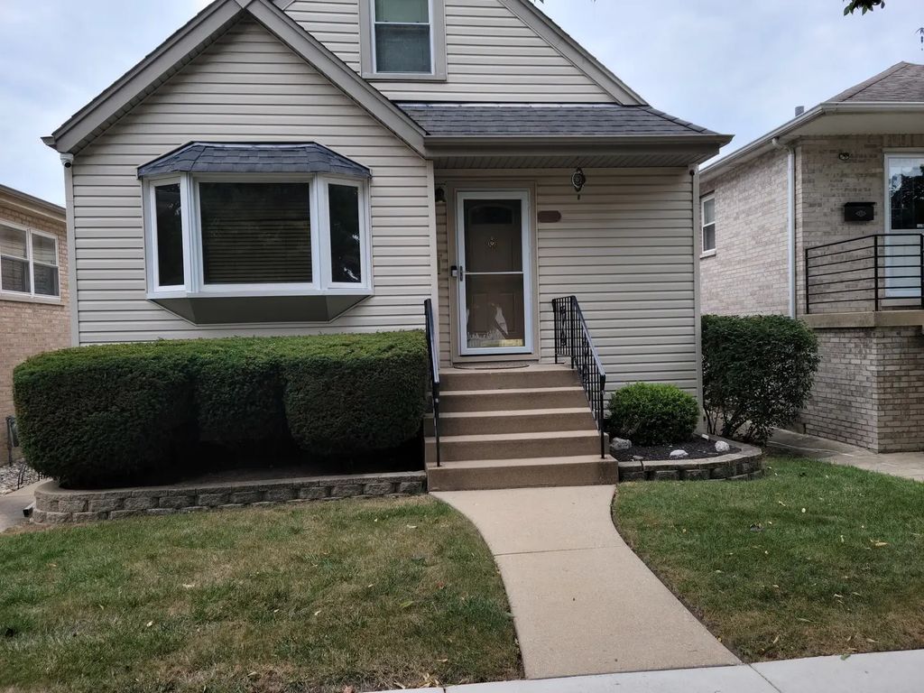 2438 Clinton Street, River Grove